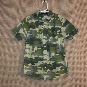 NWOT CAMO BUTTONDOWN